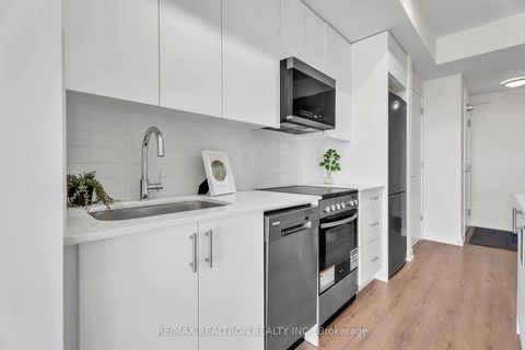 Photo 11 at 507 - 15 Ellerslie Avenue, Willowdale West, Toronto