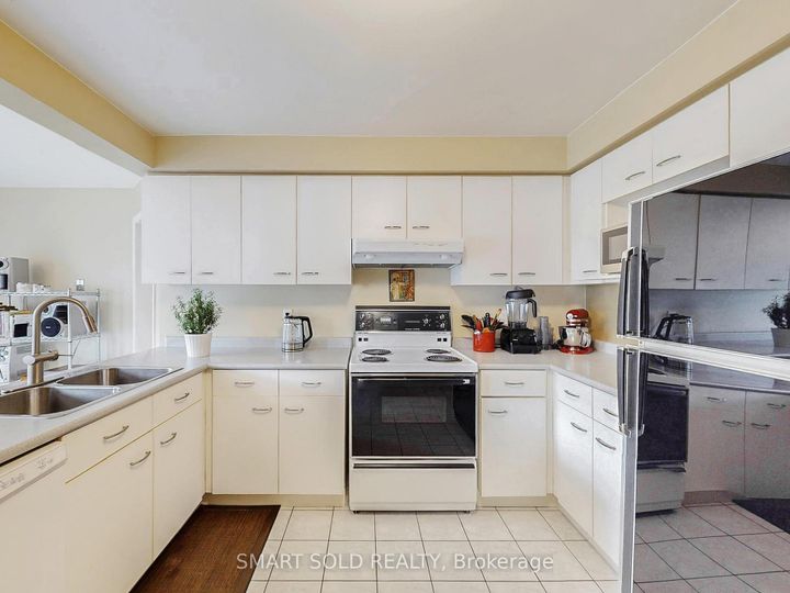 Photo 9 at 611 Gagnon Place, Wyndham, Newmarket
