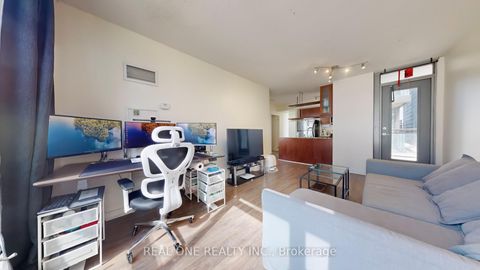 Photo 11 at 307 - 5 Mariner Terrace, Waterfront Communities C1, Toronto