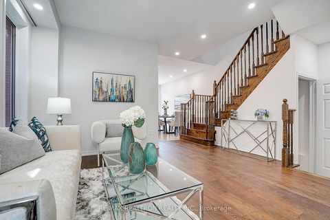 Photo 4 at 30 Big Hill Crescent, Patterson, Vaughan