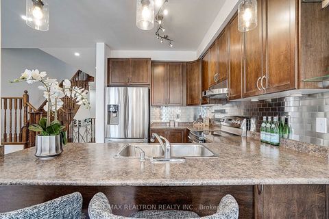 Photo 16 at 30 Big Hill Crescent, Patterson, Vaughan