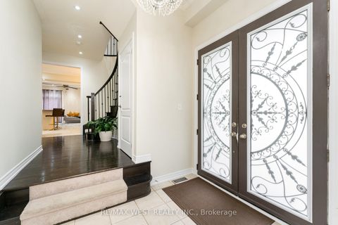 Photo 3 at 2120 Fiddlers Way, WM Westmount, Oakville