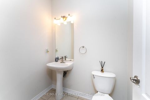 Photo 4 at 2120 Fiddlers Way, WM Westmount, Oakville