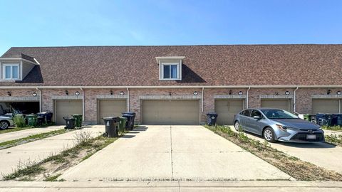Photo 36 at 7 Kawneer Terrace, Dorset Park, Toronto