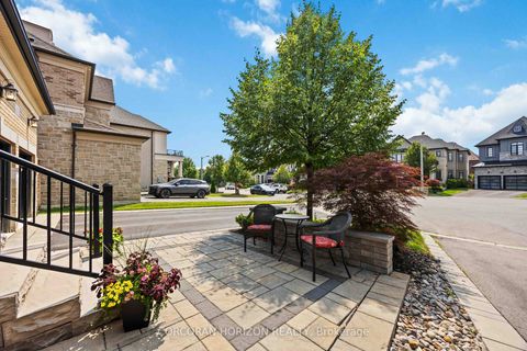 Photo 3 at 33 Kylemount Court, Patterson, Vaughan
