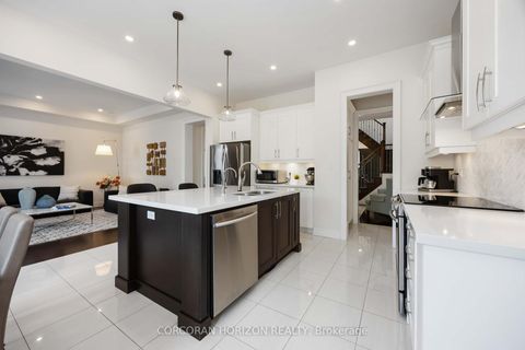 Photo 15 at 33 Kylemount Court, Patterson, Vaughan