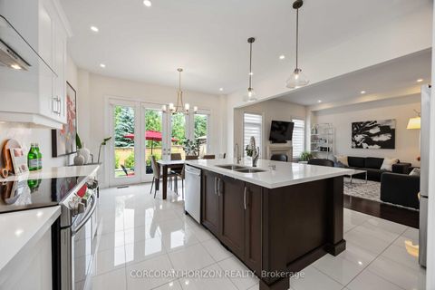 Photo 20 at 33 Kylemount Court, Patterson, Vaughan