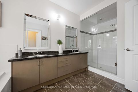 Photo 27 at 33 Kylemount Court, Patterson, Vaughan