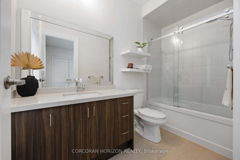 Photo 35 at 33 Kylemount Court, Patterson, Vaughan