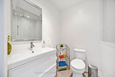 Photo 41 at 33 Kylemount Court, Patterson, Vaughan