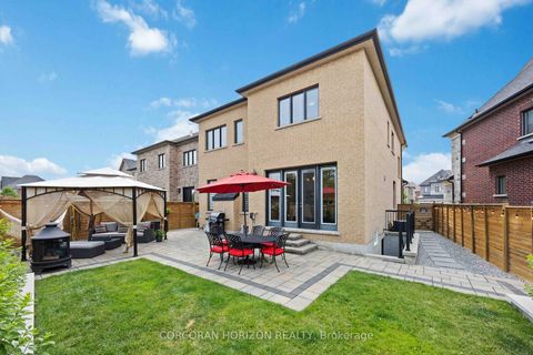 Photo 44 at 33 Kylemount Court, Patterson, Vaughan