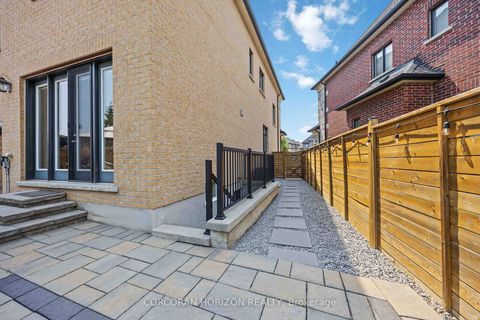 Photo 48 at 33 Kylemount Court, Patterson, Vaughan
