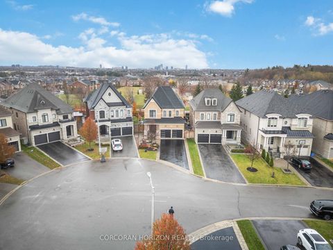 Photo 49 at 33 Kylemount Court, Patterson, Vaughan