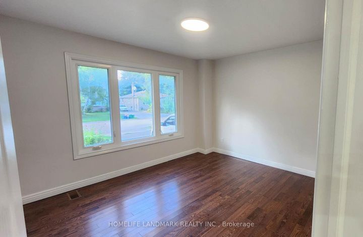 Photo 6 at 42 Cartier Crescent, Crosby, Richmond Hill