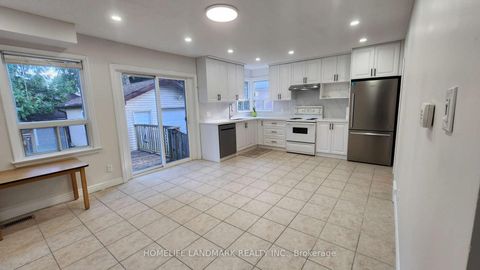 Photo 2 at 42 Cartier Crescent, Crosby, Richmond Hill