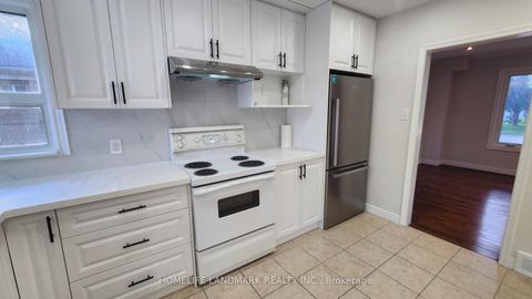 Photo 5 at 42 Cartier Crescent, Crosby, Richmond Hill Photo 5 at 42 Cartier Crescent, Crosby, Richmond Hill