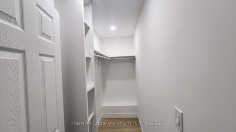 Photo 8 at 42 Cartier Crescent, Crosby, Richmond Hill