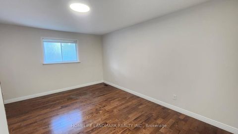 Photo 10 at 42 Cartier Crescent, Crosby, Richmond Hill