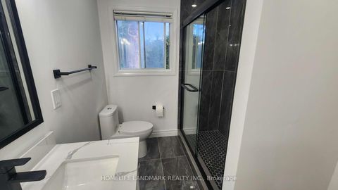 Photo 13 at 42 Cartier Crescent, Crosby, Richmond Hill