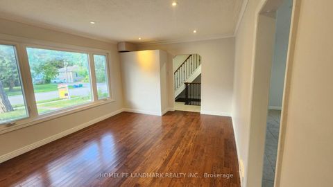 Photo 23 at 42 Cartier Crescent, Crosby, Richmond Hill