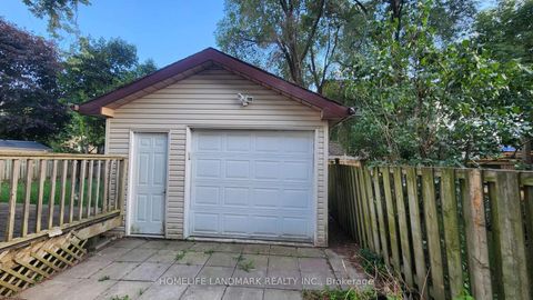 Photo 31 at 42 Cartier Crescent, Crosby, Richmond Hill Photo 31 at 42 Cartier Crescent, Crosby, Richmond Hill