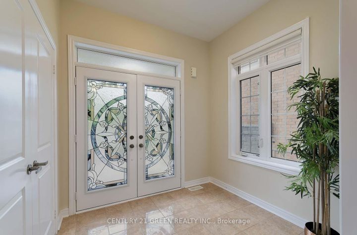 Photo 6 at 47 Ironbark Court, Patterson, Vaughan