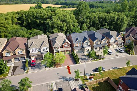 Photo 3 at 47 Ironbark Court, Patterson, Vaughan