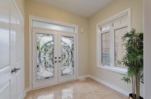 Photo 6 at 47 Ironbark Court, Patterson, Vaughan