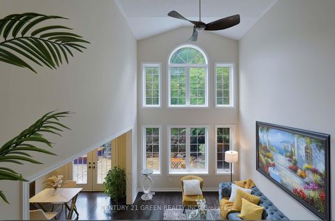 Photo 11 at 47 Ironbark Court, Patterson, Vaughan