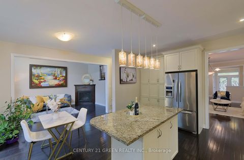 Photo 13 at 47 Ironbark Court, Patterson, Vaughan