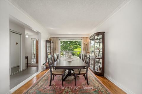 Photo 3 at 8 Sonnet Court, Rustic, Toronto