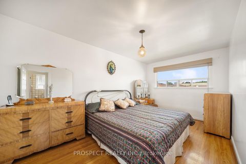 Photo 15 at 8 Sonnet Court, Rustic, Toronto