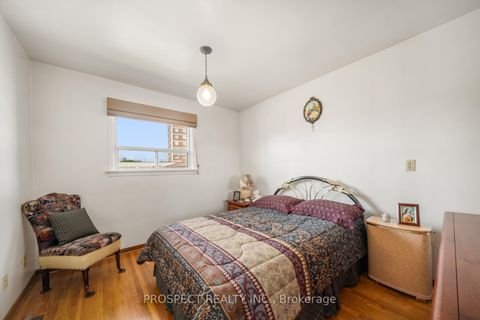 Photo 17 at 8 Sonnet Court, Rustic, Toronto