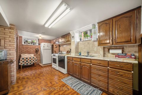 Photo 26 at 8 Sonnet Court, Rustic, Toronto