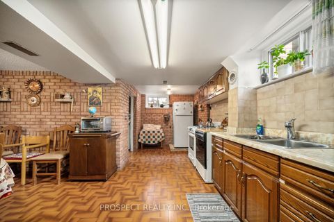 Photo 27 at 8 Sonnet Court, Rustic, Toronto