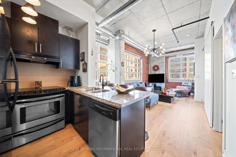 Photo 5 at 302 - 10 Wellesley Place, North St. James Town, Toronto