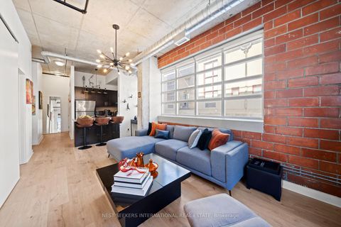 Photo 10 at 302 - 10 Wellesley Place, North St. James Town, Toronto