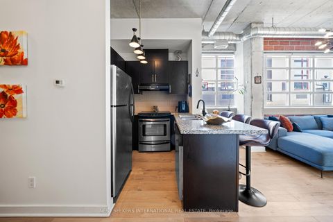 Photo 14 at 302 - 10 Wellesley Place, North St. James Town, Toronto
