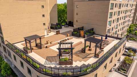 Photo 2 at 511 - 326 Major Mackenzie Drive E, Crosby, Richmond Hill Photo 2 at 511 - 326 Major Mackenzie Drive E, Crosby, Richmond Hill