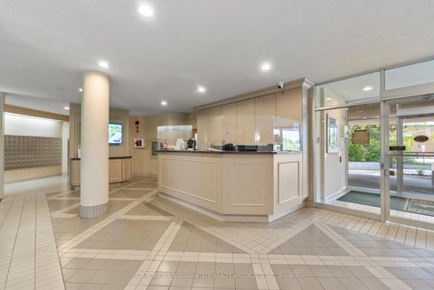 Photo 3 at 511 - 326 Major Mackenzie Drive E, Crosby, Richmond Hill