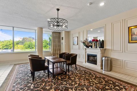 Photo 4 at 511 - 326 Major Mackenzie Drive E, Crosby, Richmond Hill