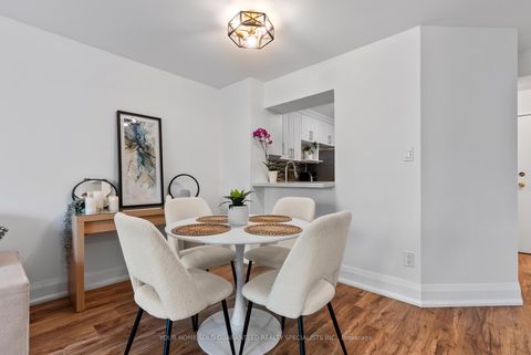 Photo 6 at 511 - 326 Major Mackenzie Drive E, Crosby, Richmond Hill