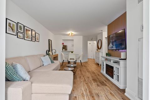 Photo 8 at 511 - 326 Major Mackenzie Drive E, Crosby, Richmond Hill