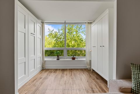 Photo 10 at 511 - 326 Major Mackenzie Drive E, Crosby, Richmond Hill Photo 10 at 511 - 326 Major Mackenzie Drive E, Crosby, Richmond Hill