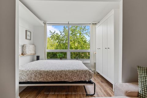 Photo 11 at 511 - 326 Major Mackenzie Drive E, Crosby, Richmond Hill