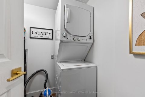 Photo 14 at 511 - 326 Major Mackenzie Drive E, Crosby, Richmond Hill