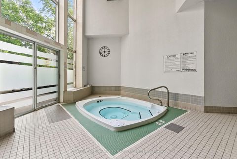 Photo 16 at 511 - 326 Major Mackenzie Drive E, Crosby, Richmond Hill
