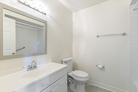 Photo 17 at 28 - 80 McCallum Drive, North Richvale, Richmond Hill