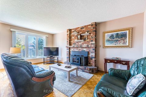 Photo 7 at 18 Mathewson Street, Maple, Vaughan