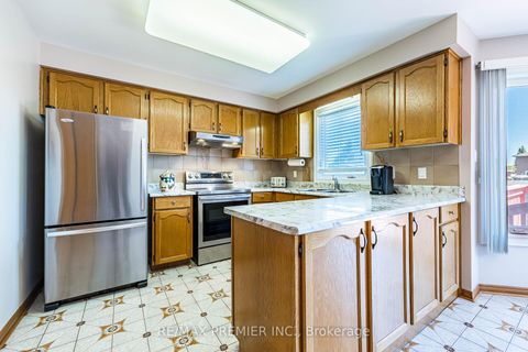 Photo 11 at 18 Mathewson Street, Maple, Vaughan